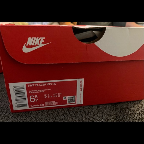 Nike Blazer Mid GS Black and Pink. - Picture 8 of 8